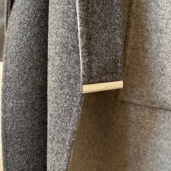 Soia & Kyo Two Tone Grey Shawl Collar Robe Coat - Picture 10 of 16